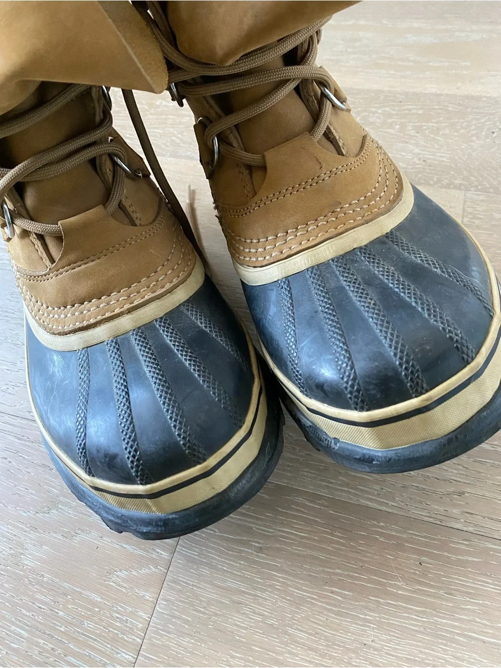 Sorel Caribou Waterproof Duck Boots Men’s 8 Tan Black Shearling Winter